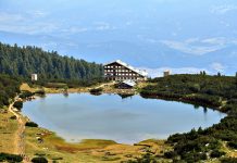 В Пирин: хижа Безбог и езерото