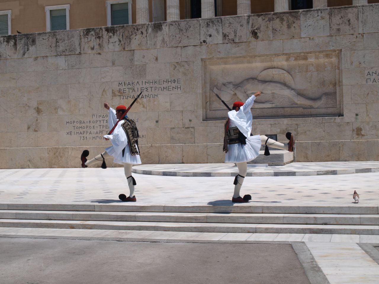 Паметникът на неизвестния воин, Атина